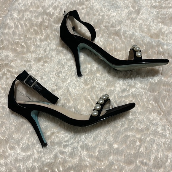 Betsy Johnson Black Strappy Heels with Pearls - Picture 3 of 7